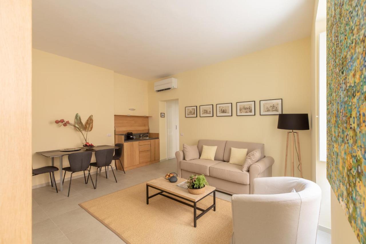 Iflat Lovely In Trevi Rzym Zewnętrze zdjęcie